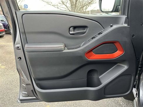New 2026 Nissan Frontier PRO-4X w/ Pro-4x Convenience Package image 14