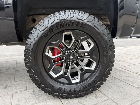 Used 2017 Chevrolet Silverado 1500 LTZ image 32