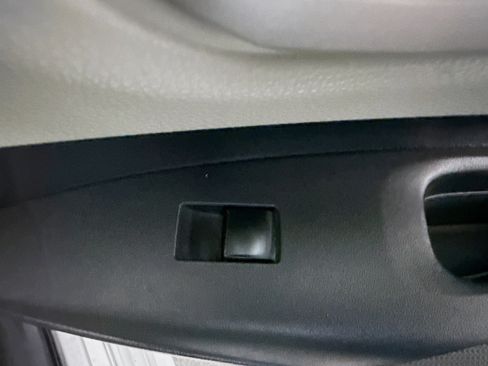 Used 2020 Toyota Corolla LE image 30