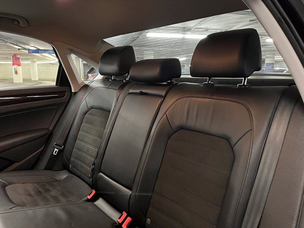 Used 2015 Volkswagen Passat 1.8T SEL Premium FWD image 21