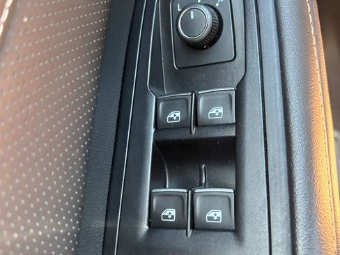 Used 2025 Volkswagen Atlas SE AWD/4WD image 6
