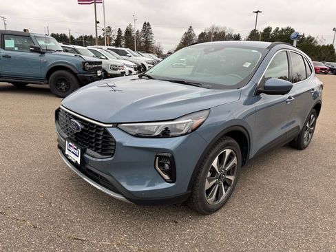 Certified 2023 Ford Escape Platinum image 9