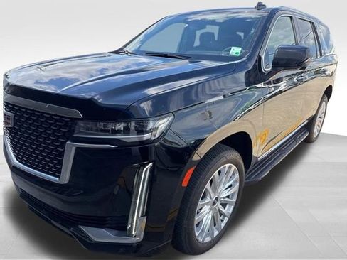 Used 2021 Cadillac Escalade Luxury RWD image 3