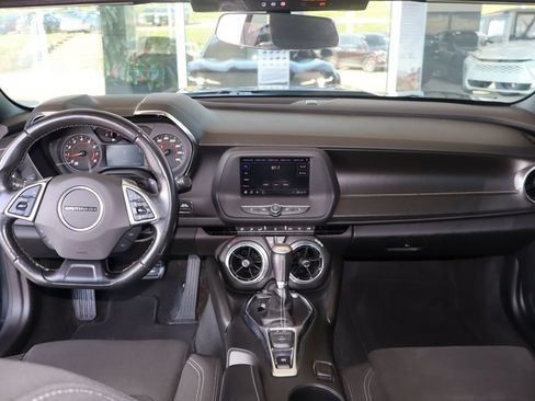 Used 2020 Chevrolet Camaro LT RWD image 18