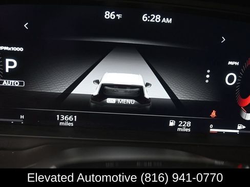 Used 2025 Nissan Rogue SL AWD/4WD image 8