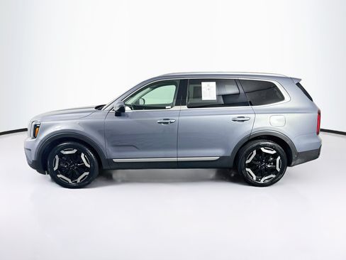 Used 2025 Kia Telluride S FWD image 4