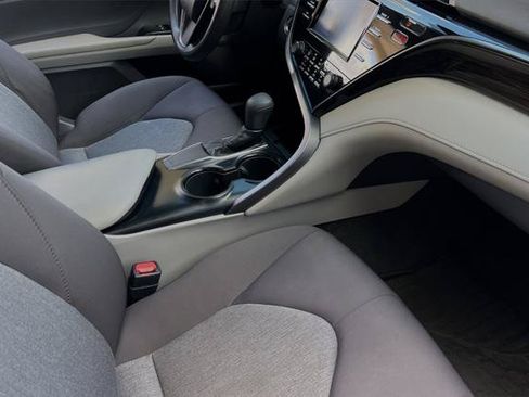 Certified 2019 Toyota Camry LE FWD image 17