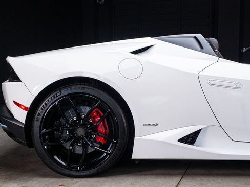 Used 2017 Lamborghini Huracan LP 610-4 AWD/4WD image 18