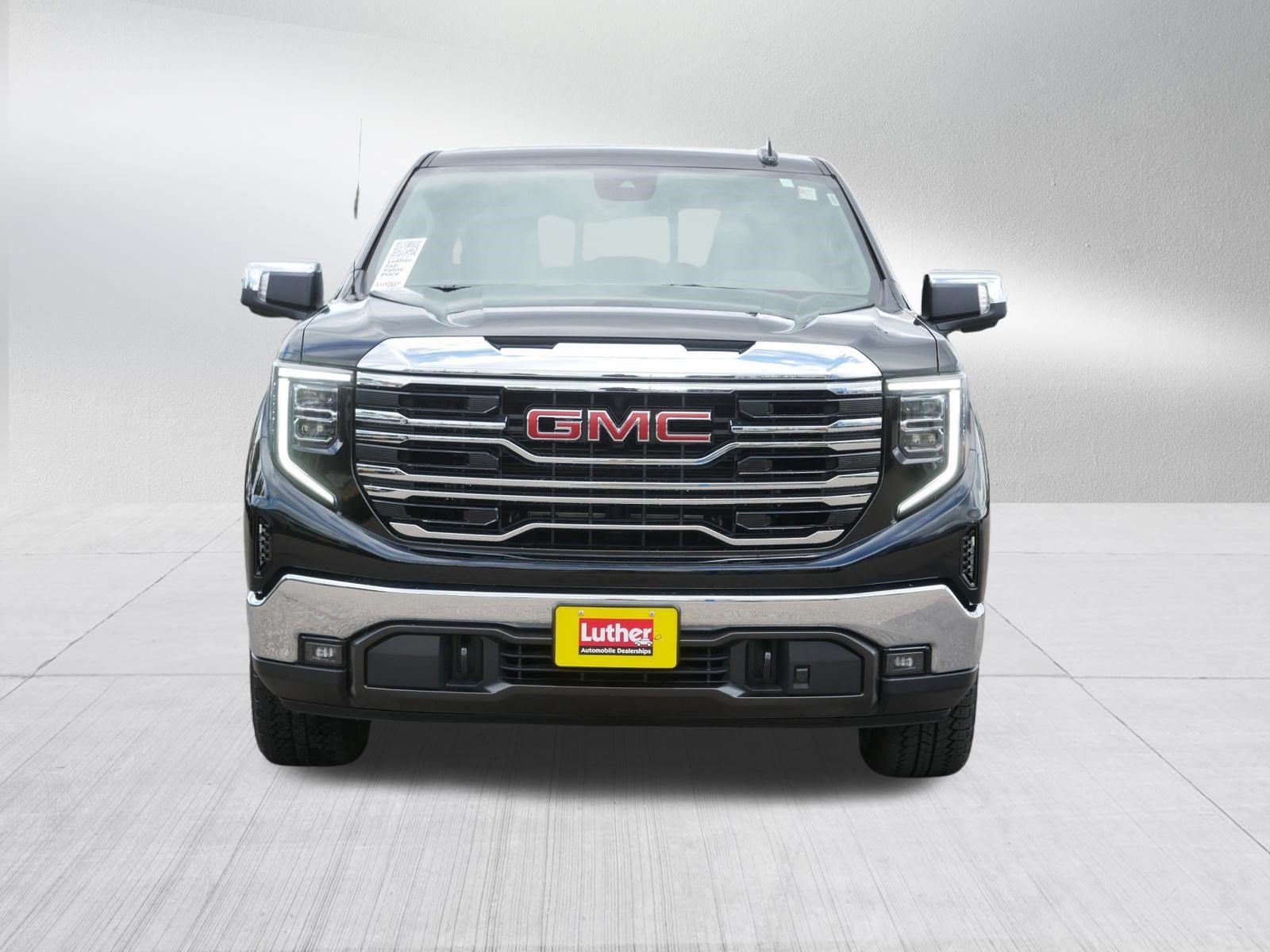 Used 2023 GMC Sierra 1500 SLT w/ SLT Premium Package AWD/4WD image 2
