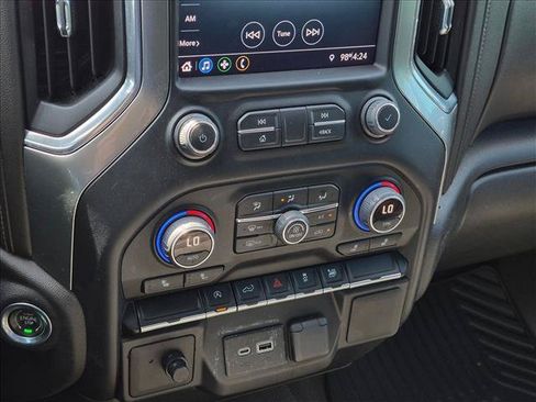 Used 2022 Chevrolet Silverado 1500 LT RWD image 14