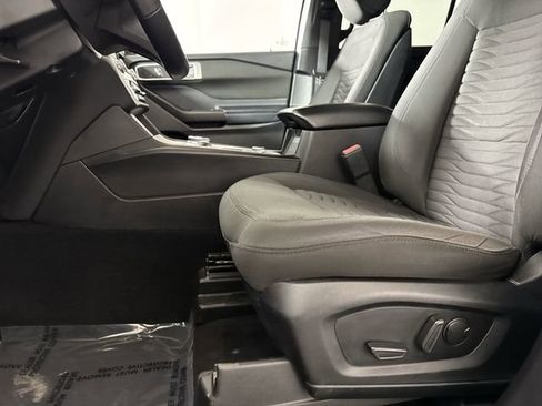 Used 2020 Ford Explorer XLT w/ Comfort Package image 21