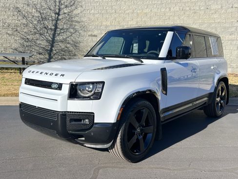 Certified 2023 Land Rover Defender 110 V8 image 2