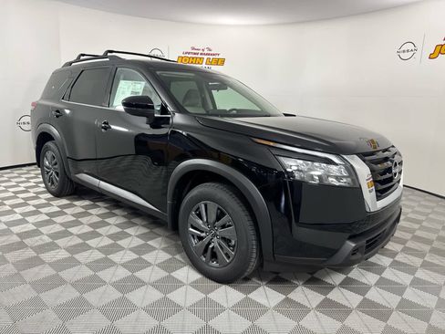 New 2025 Nissan Pathfinder SV w/ Cargo Package image 8