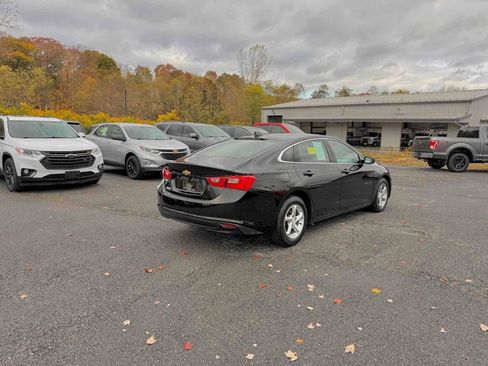 Used 2018 Chevrolet Malibu LS image 7