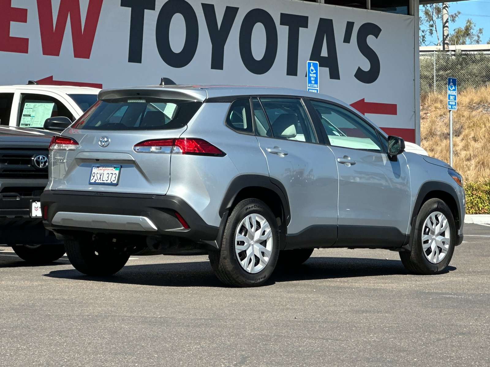 Used 2025 Toyota Corolla Cross L FWD image 5