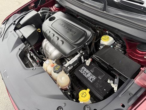 Used 2021 Jeep Cherokee Latitude Plus image 27