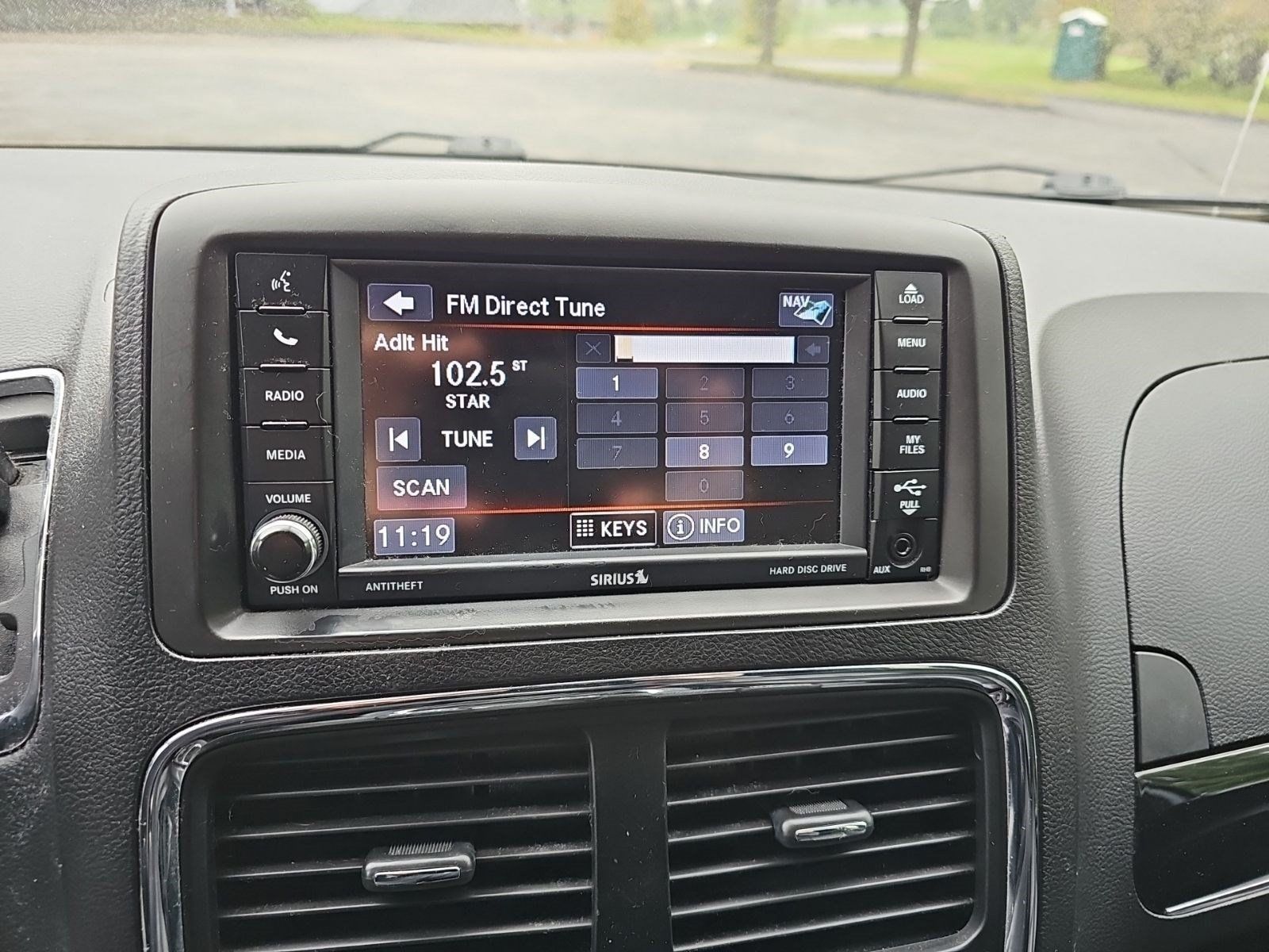 Used 2018 Dodge Grand Caravan GT FWD image 19