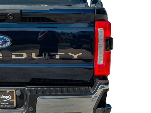 Used 2023 Ford F350 4x4 Crew Cab Super Duty image 52