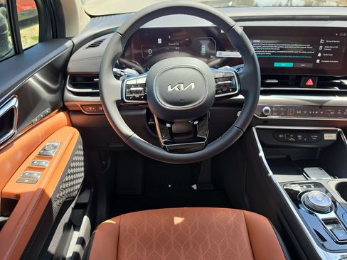 New 2026 Kia Carnival SX w/ SX Dark Edition Package FWD image 14