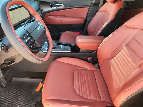 New 2026 Kia Sportage SX image 9