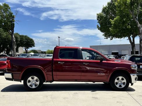 Used 2025 RAM 1500 Big Horn AWD/4WD image 3