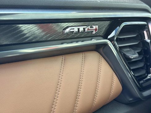 Used 2025 GMC Canyon AT4 w/ AT4 Premium Package image 31