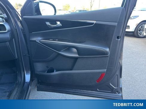 Used 2019 Kia Sorento LX image 21