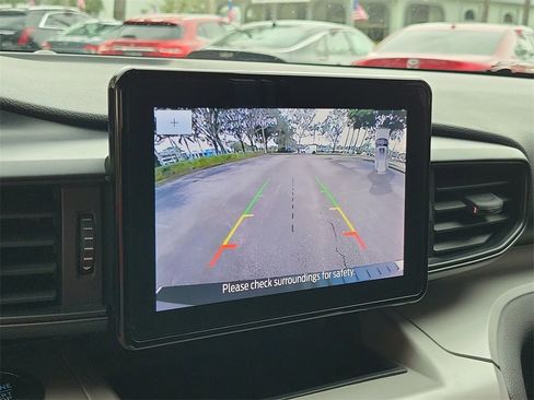 Used 2023 Ford Explorer XLT image 29