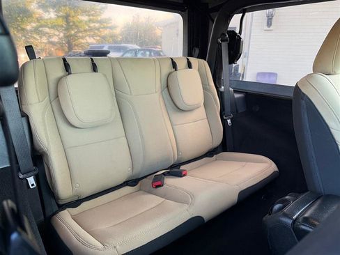 Used 2020 Jeep Wrangler Sport AWD/4WD image 14