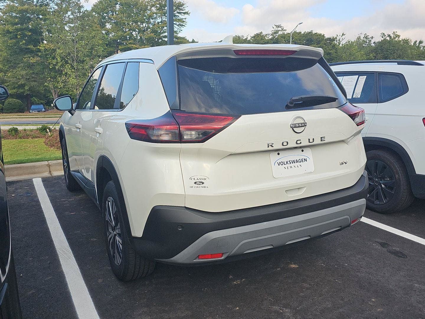 Used 2022 Nissan Rogue SV FWD image 5