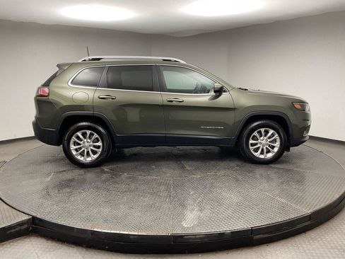 Used 2019 Jeep Cherokee Latitude w/ Cold Weather Group AWD/4WD image 8