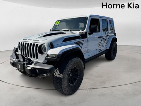 Used 2021 Jeep Wrangler Unlimited Sahara w/ Uconnect 4C Nav & Sound Group image 7