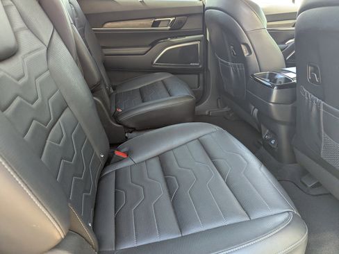 Certified 2022 Kia Telluride SX w/ SX Prestige Package image 11