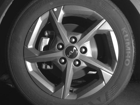 Used 2025 Kia K4 LXS image 12