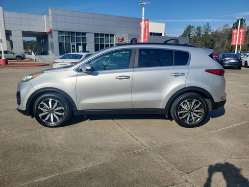 Used 2018 Kia Sportage EX w/ EX Premium Package image 2