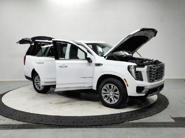 Used 2025 GMC Yukon Denali RWD image 10