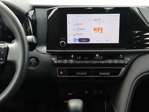 Used 2025 Toyota Camry LE image 16