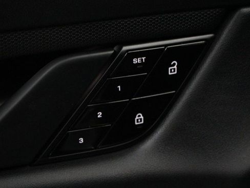 Used 2021 Porsche Taycan 4S w/ Premium Package image 22