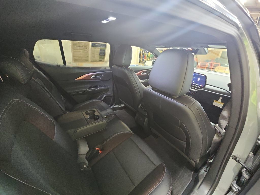 Certified 2026 Chevrolet Equinox EV RS w/ Convenience Package II AWD/4WD image 40
