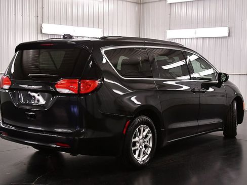 Used 2020 Chrysler Voyager Lxi FWD image 7