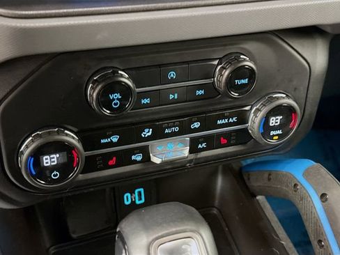 Used 2024 Ford Bronco Black Diamond image 16