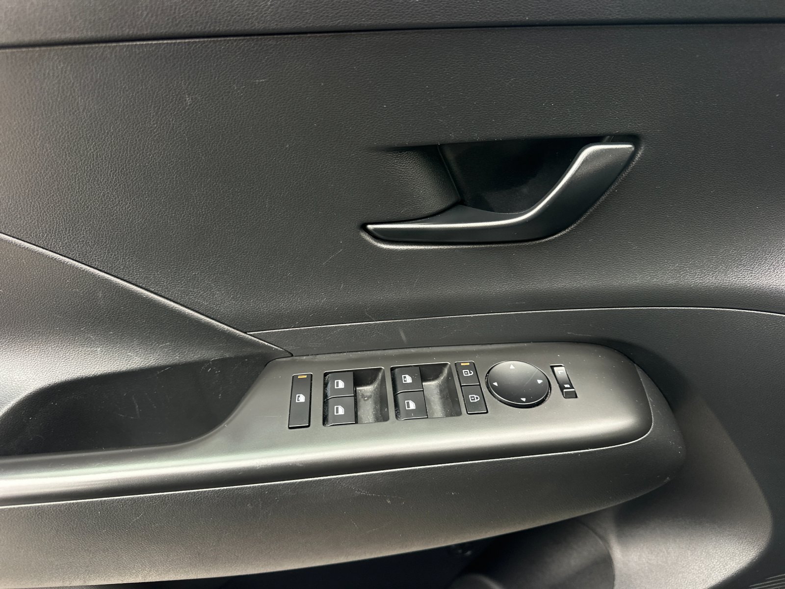 Used 2024 Hyundai Kona SEL AWD/4WD image 10