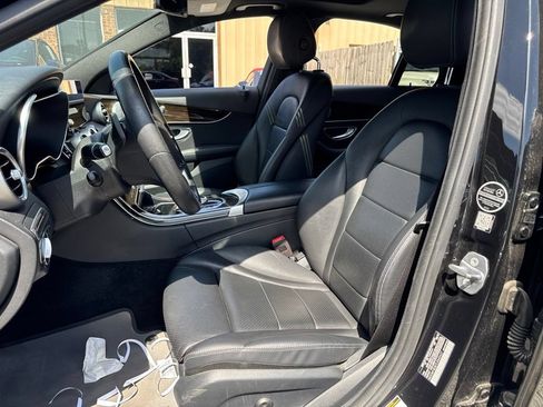 Used 2020 Mercedes-Benz C 300 Sedan w/ Premium Package image 5