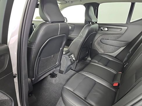 Used 2023 Volvo XC40 B5 Plus w/ Protection Package Premier image 16
