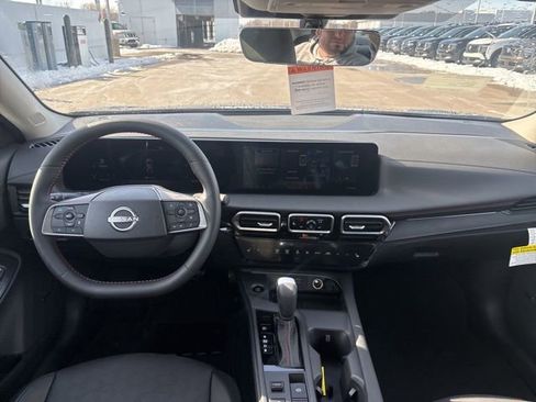 New 2026 Nissan Sentra SR w/ SR Premium Package FWD image 10