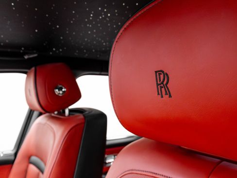 Used 2021 Rolls-Royce Cullinan Black Badge AWD/4WD image 8