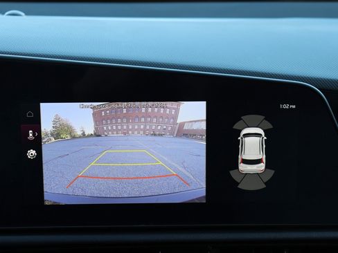 Used 2023 Kia Niro SX image 34