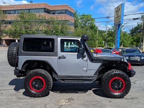 Used 2017 Jeep Wrangler Rubicon AWD/4WD image 6