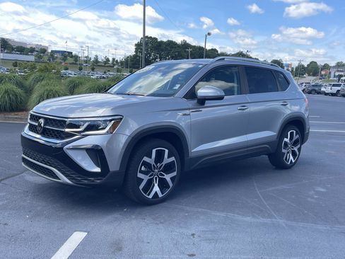 Certified 2023 Volkswagen Taos SEL AWD/4WD image 3