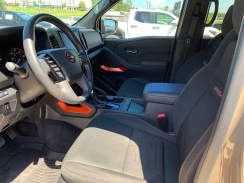 Used 2023 Nissan Frontier PRO-4X w/ Pro Convenience Package AWD/4WD image 11